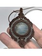 Detalle del ónix cielo tejido en micro-macramé