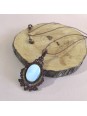 Collar artesanal de ópalo azul con diseño boho
