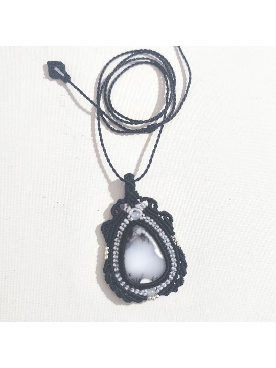 Collar de macramé con ágata dendrita hecho a mano