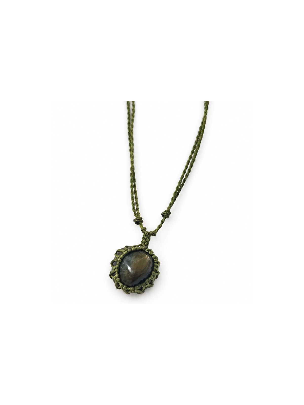 Colgante de labradorita en micro-macramé verde oliva