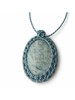 Collar artesanal de micro-macramé con amazonita natural
