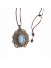 Collar artesanal de micro-macramé con piedra opalina